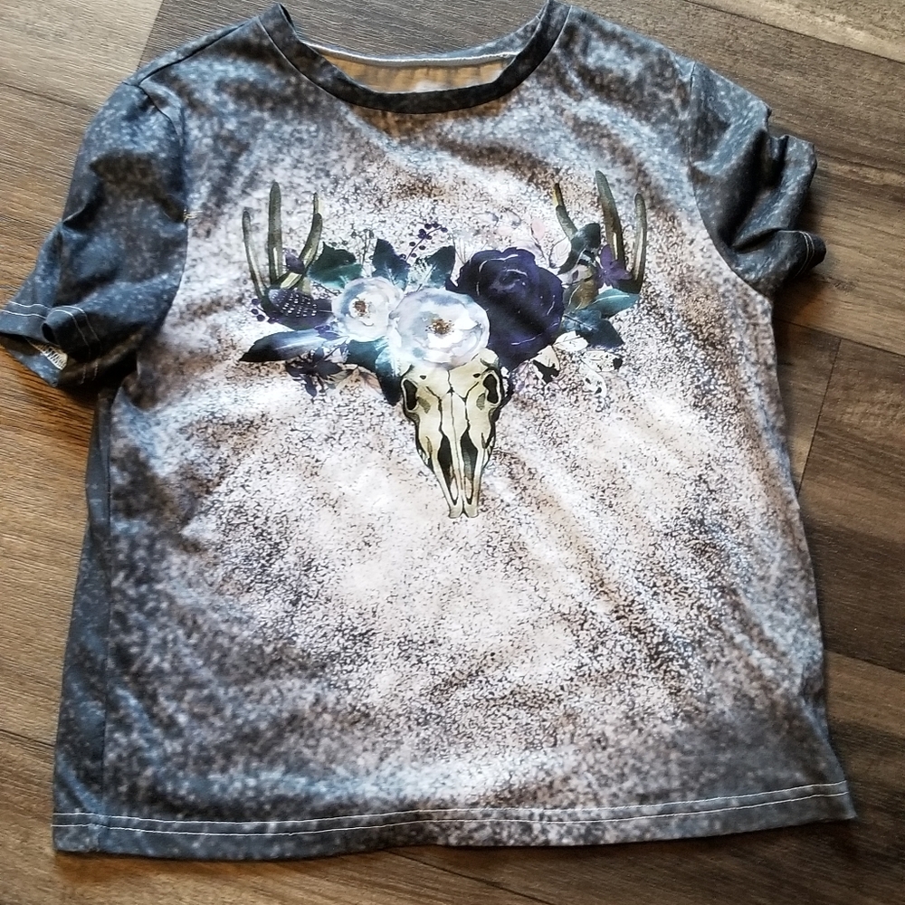 Cow skull floral tee
